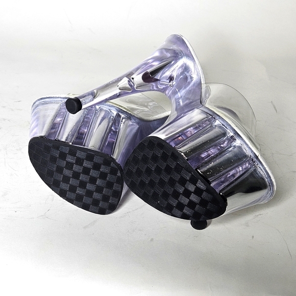 Karo's Shoes 6.5 inch heels. With chrome mirrors in platforms. Size 6 - Picture 8 of 8